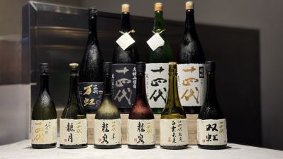 【7月26日開催】“十四代の最高峰銘柄”が揃う十四代の会を六本木〈鮨無垢〉にて開催。龍泉/龍泉 隼/万虹など幻の10種を一堂に。